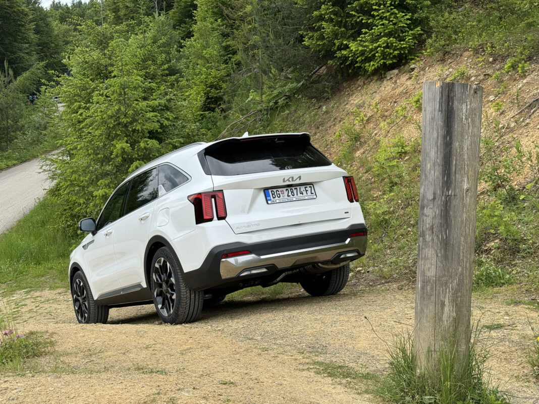 IMG_4100 Auto magazin Srbija Test Kia Sorento 2,2TCi EX Limited Panorama 4WD 8 DCT