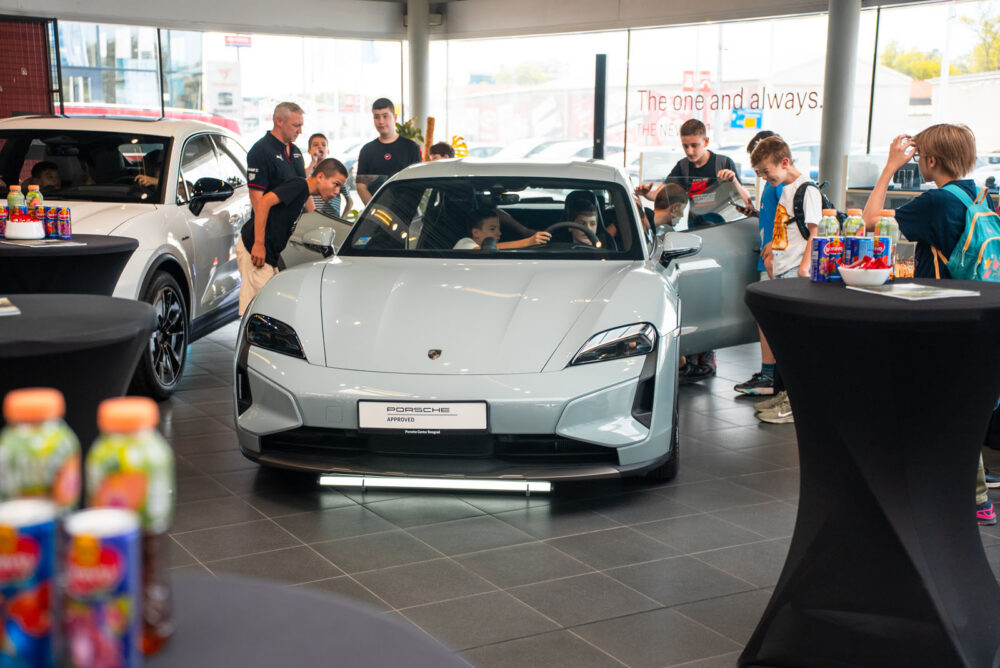 Porsche Centar Beograd Future, Charged.