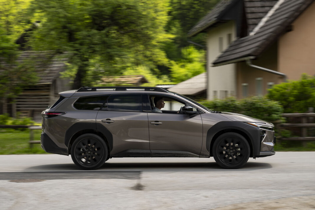 2026_Toyota bZ4X Touring_Wave_3_Alexander Bursac_09 Toyota bZ4X Touring
