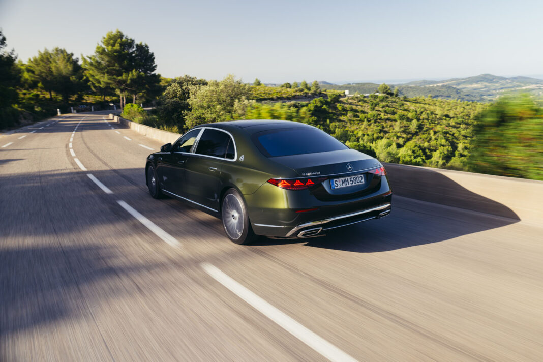 Die neue Mercedes-Maybach S-Klasse: Souverän reisen, stilvoll ankommenThe new Mercedes-Maybach S-Class: Travel in serenity, arrive in style Mercedes-Maybach S-Class