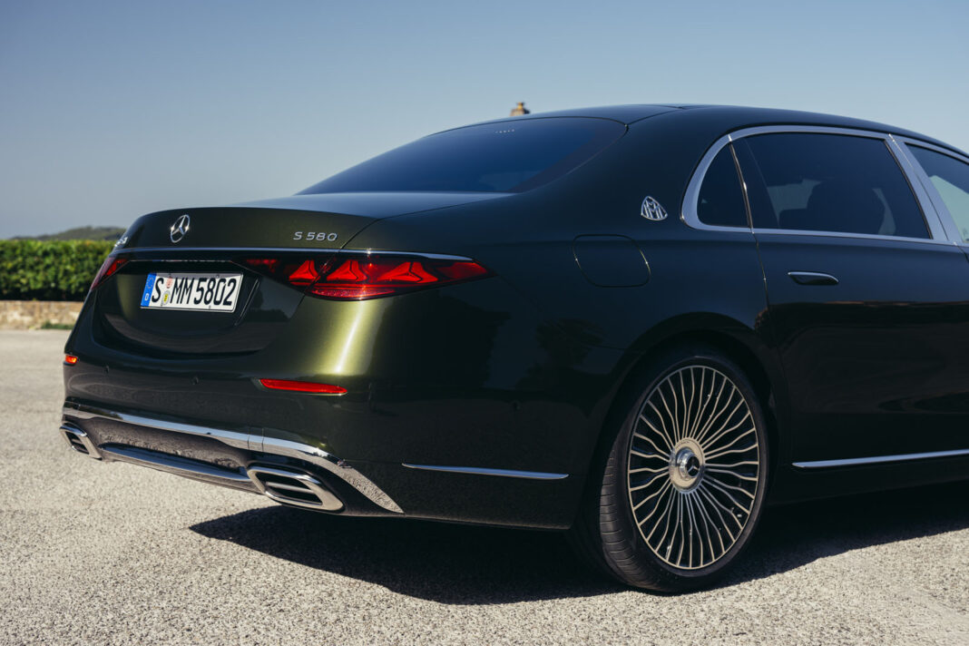 Die neue Mercedes-Maybach S-Klasse: Souverän reisen, stilvoll ankommenThe new Mercedes-Maybach S-Class: Travel in serenity, arrive in style Mercedes-Maybach S-Class
