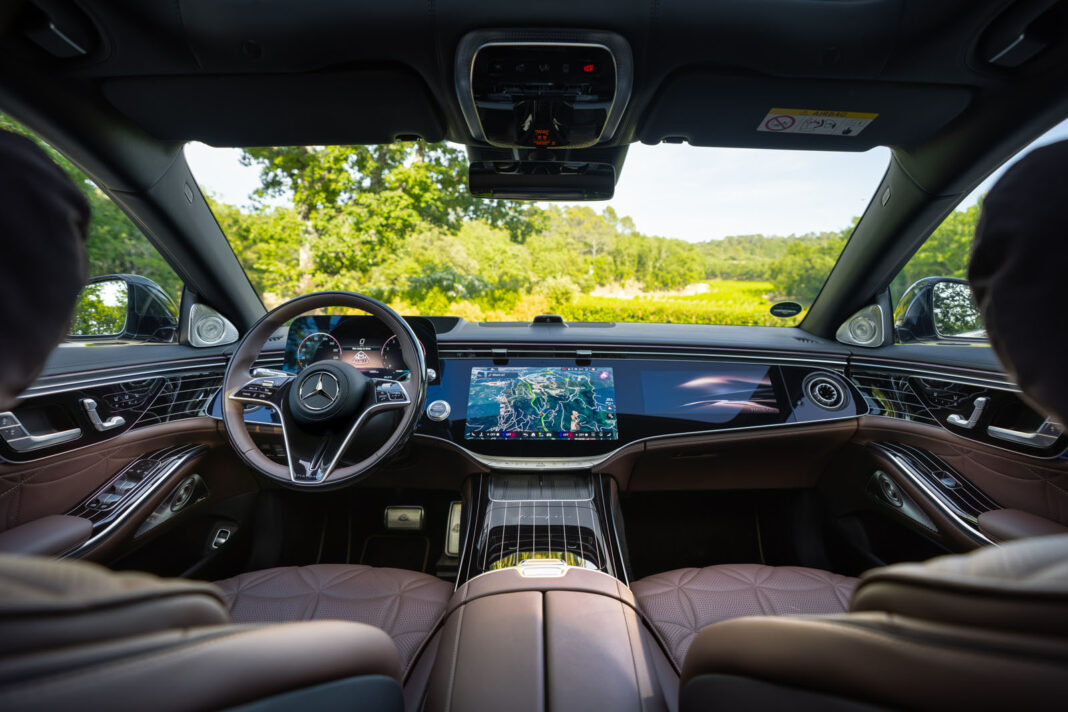 Die neue Mercedes-Maybach S-Klasse: Souverän reisen, stilvoll ankommenThe new Mercedes-Maybach S-Class: Travel in serenity, arrive in style Mercedes-Maybach S-Class