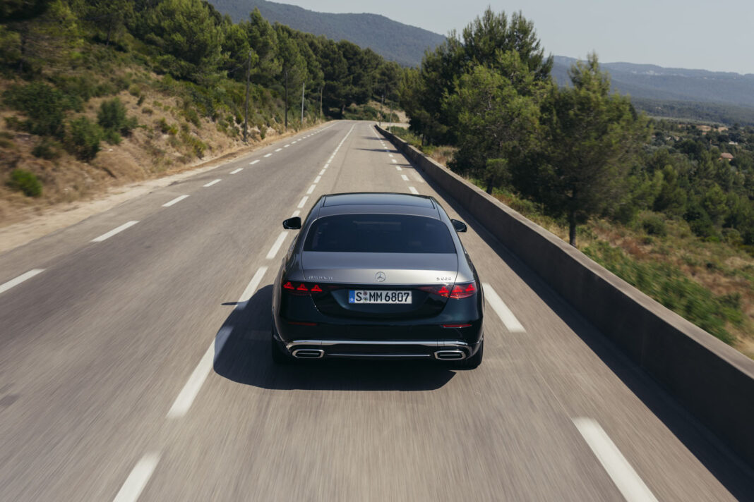 Die neue Mercedes-Maybach S-Klasse: Souverän reisen, stilvoll ankommenThe new Mercedes-Maybach S-Class: Travel in serenity, arrive in style Mercedes-Maybach S-Class