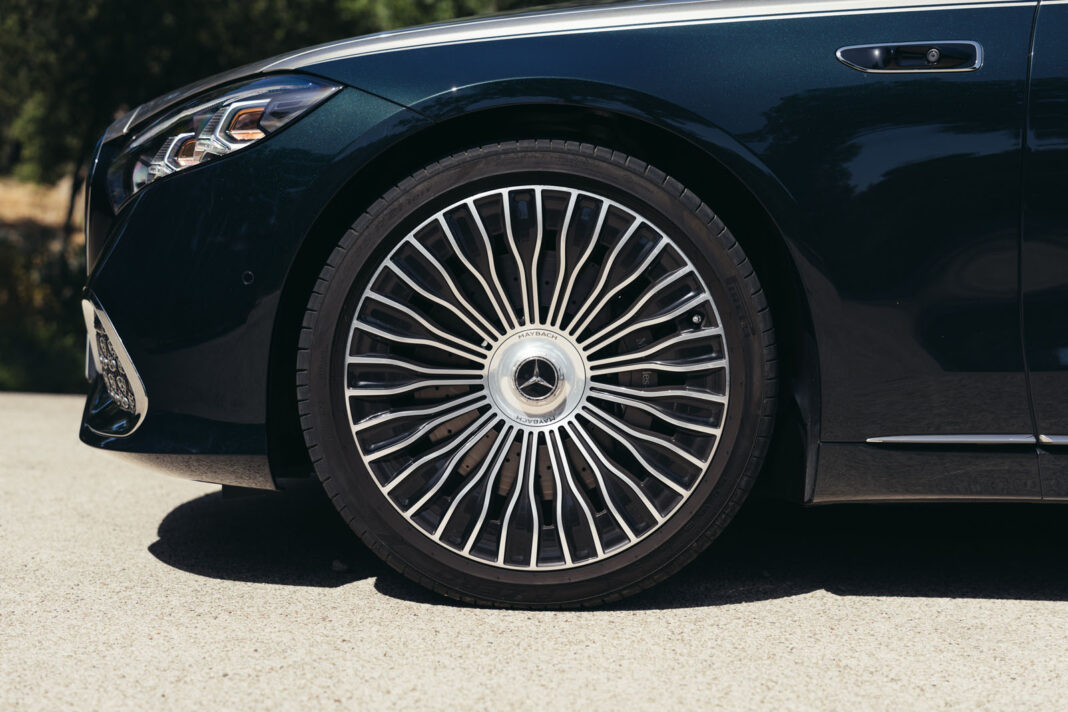 Die neue Mercedes-Maybach S-Klasse: Souverän reisen, stilvoll ankommenThe new Mercedes-Maybach S-Class: Travel in serenity, arrive in style Mercedes-Maybach S-Class