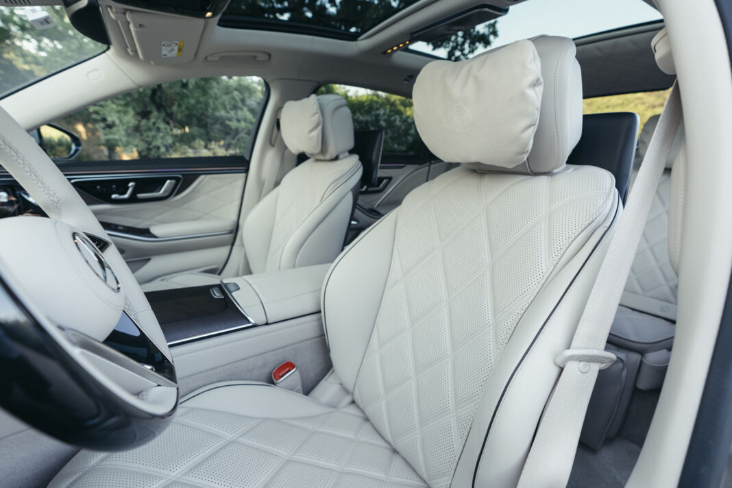 Die neue Mercedes-Maybach S-Klasse: Souverän reisen, stilvoll ankommenThe new Mercedes-Maybach S-Class: Travel in serenity, arrive in style Mercedes-Maybach S-Class