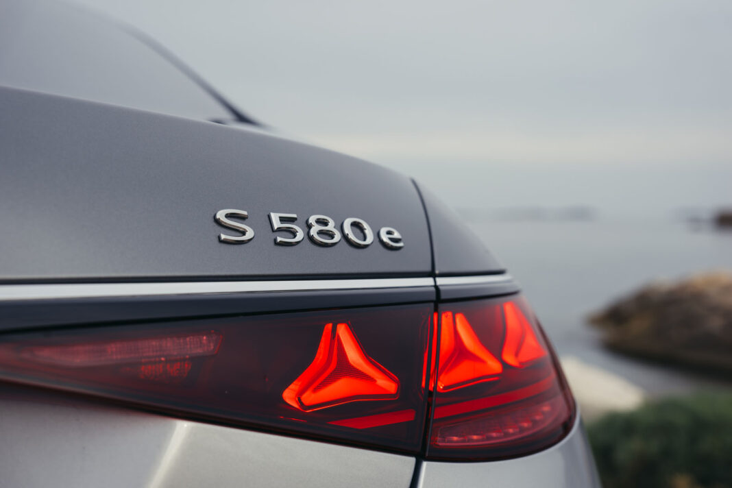 Die neue Mercedes-Maybach S-Klasse: Souverän reisen, stilvoll ankommenThe new Mercedes-Maybach S-Class: Travel in serenity, arrive in style Mercedes-Maybach S-Class