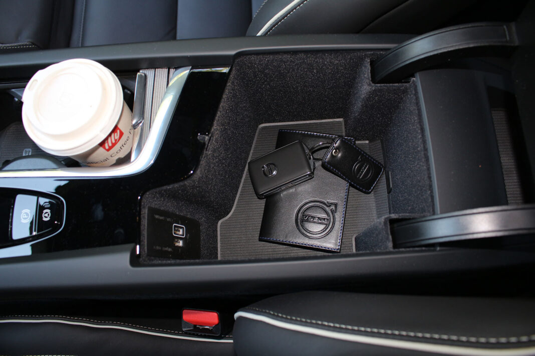 IMG_4738 Auto magazin Srbija Test Volvo S60 T5 AT R-Design