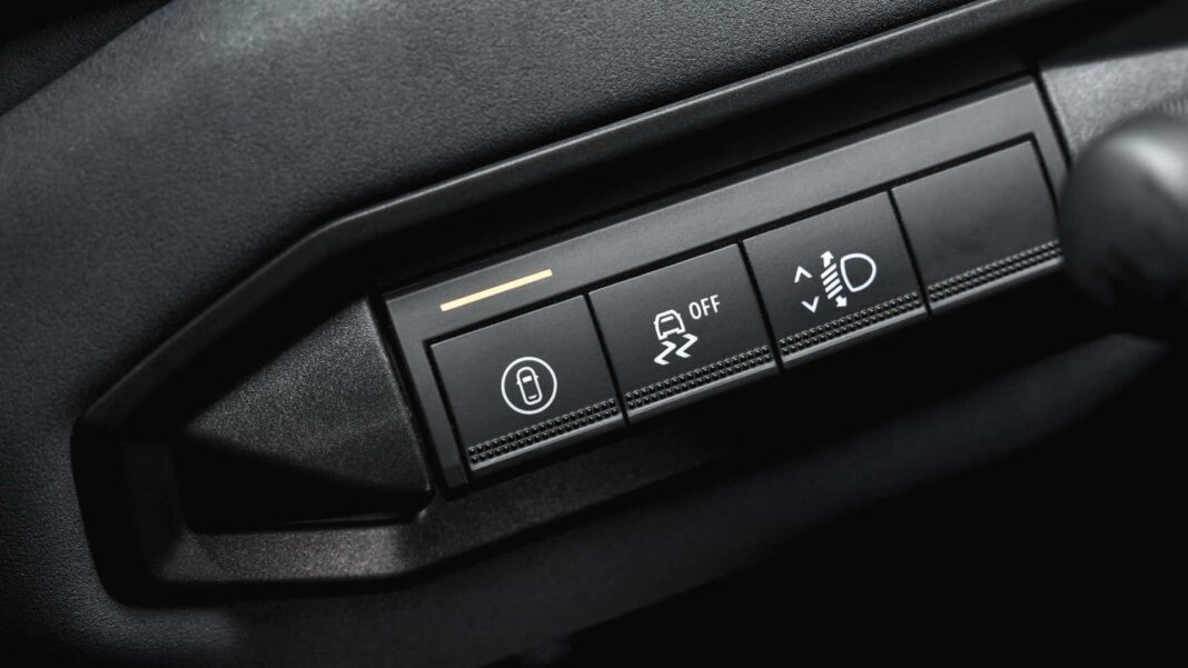 dacia-striker-extreme-hybrid-150-4x4-2026 (2)