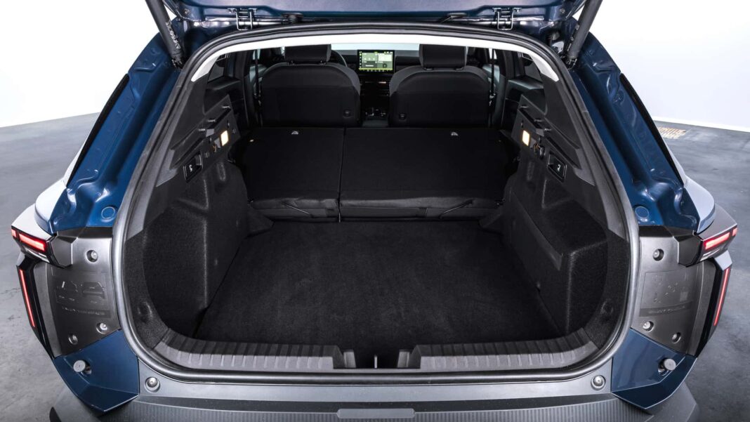 dacia-striker-extreme-hybrid-150-4x4-2026 (7) Dacia Striker