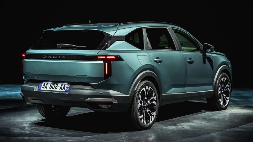 dacia-striker-joruney-hybrid-155-2026 (2) Dacia Striker