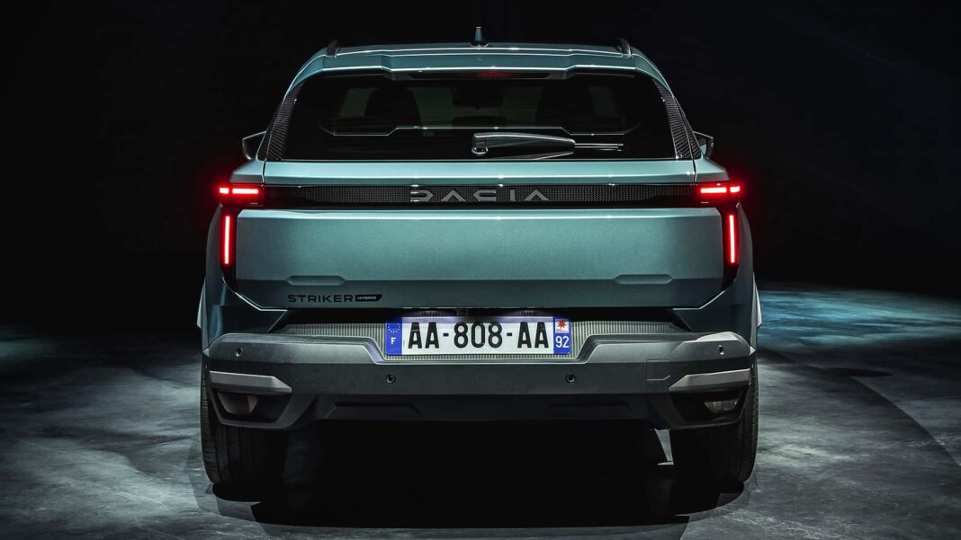 dacia-striker-joruney-hybrid-155-2026 (4) Dacia Striker