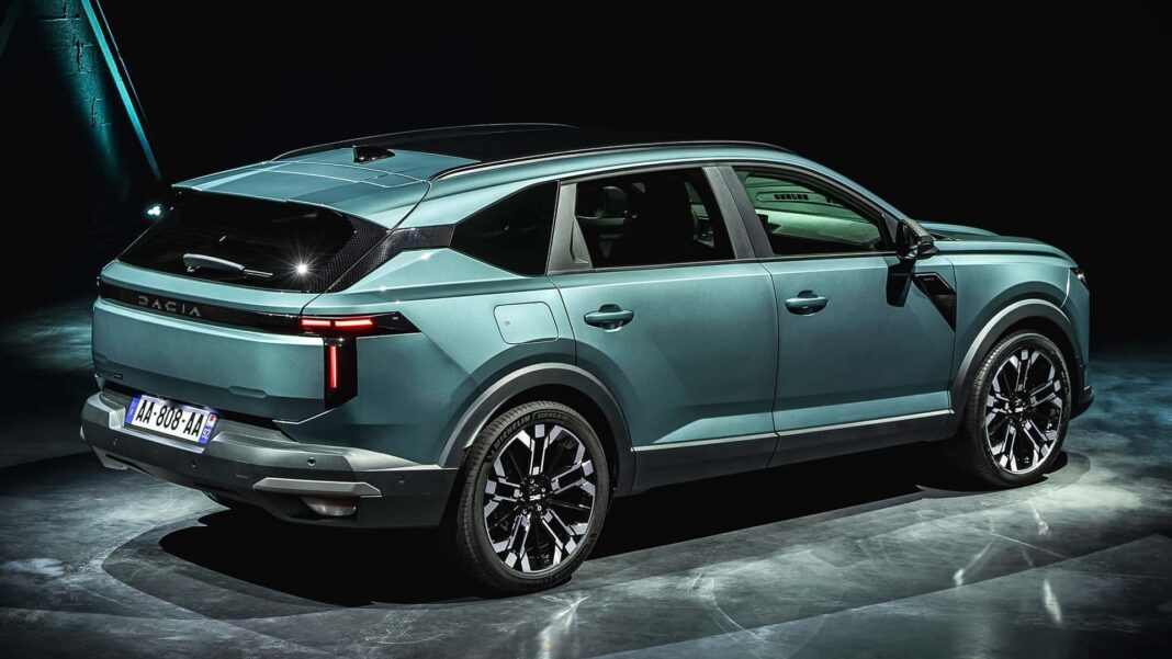 dacia-striker-joruney-hybrid-155-2026 (6) Dacia Striker