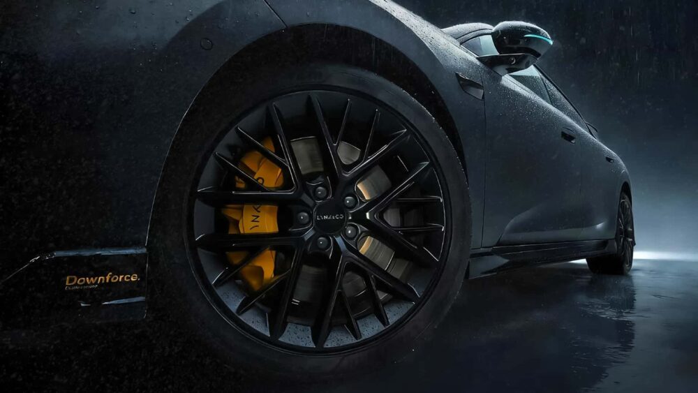 Lynk & Co 07 GT