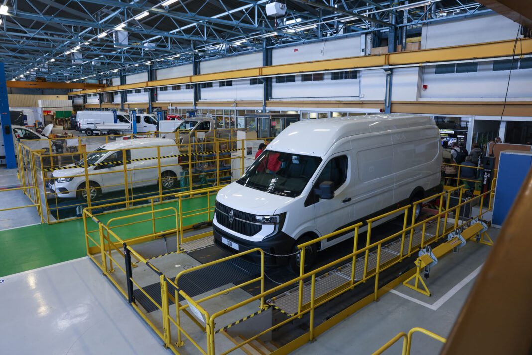 705A5611 Auto magazin Srbija Renault LCV Villiers-Saint-Frédéric