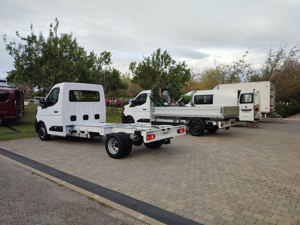 Auto magazin Srbija Renault LCV Villiers-Saint-Frédéric