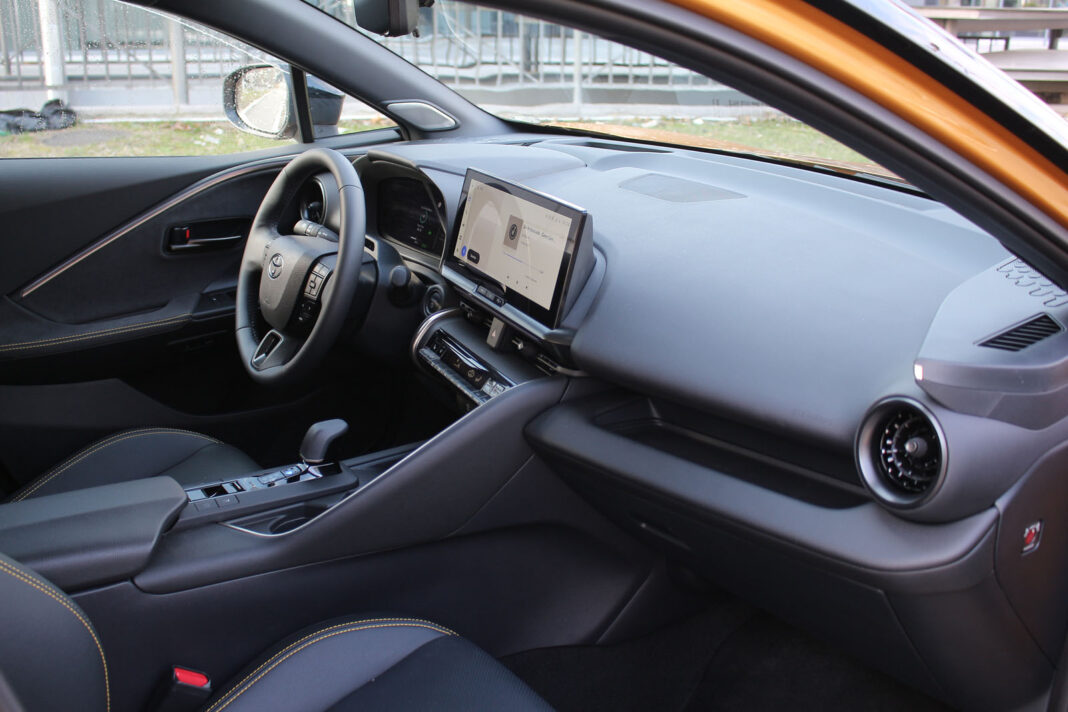 IMG_9576 Auto magazin Srbija Test Toyota C-HR 2,0 HEV AWD-i