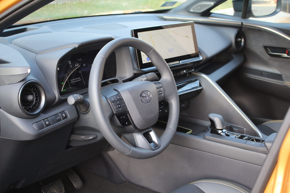 Auto magazin Srbija Test Toyota C-HR 2,0 HEV AWD-i