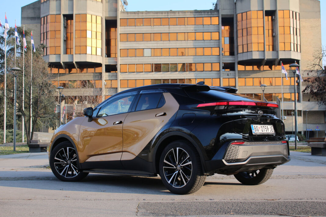 IMG_9694 Auto magazin Srbija Test Toyota C-HR 2,0 HEV AWD-i