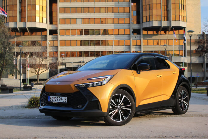 Auto magazin Srbija Test Toyota C-HR 2,0 HEV AWD-i