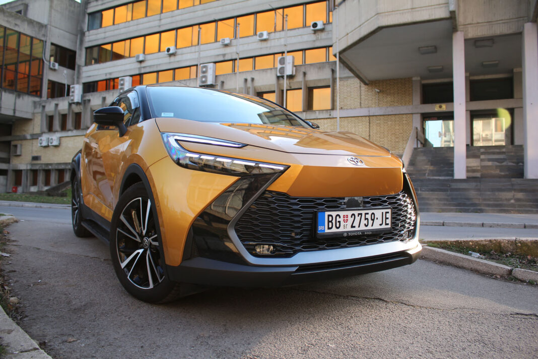 IMG_9742 Auto magazin Srbija Test Toyota C-HR 2,0 HEV AWD-i