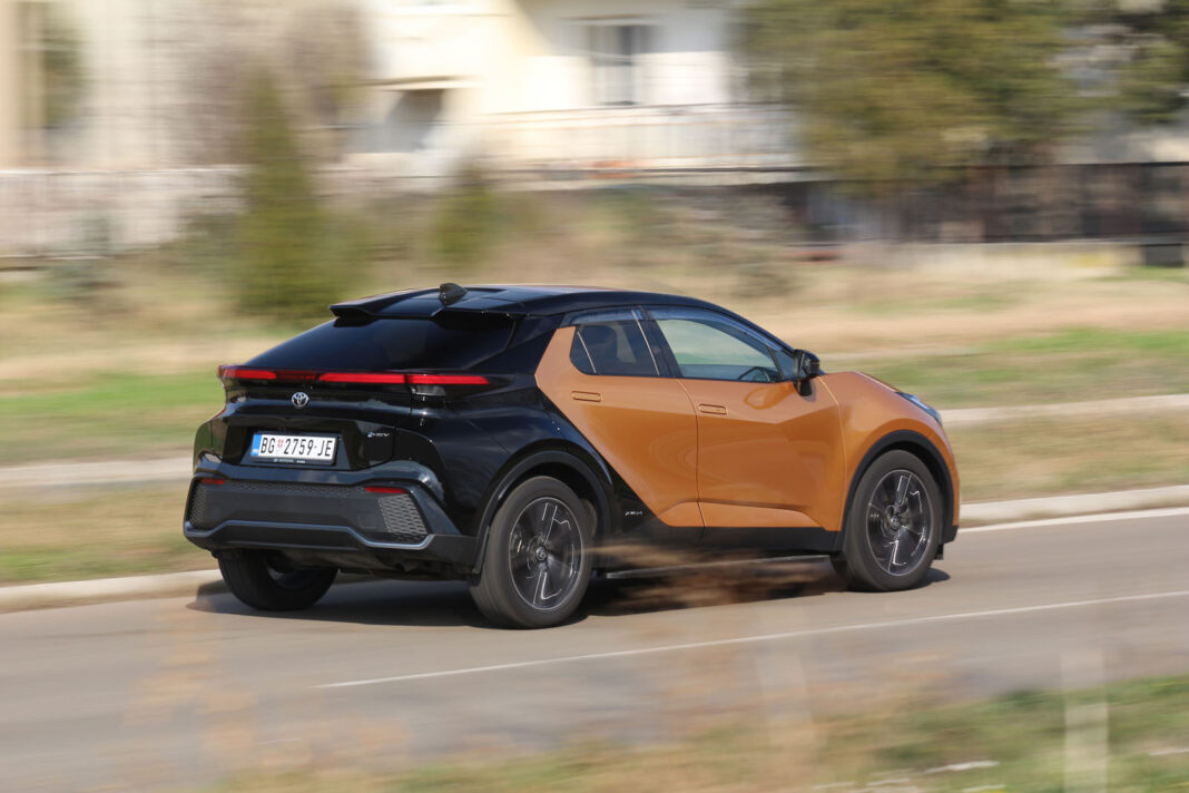 IMG_9857 Auto magazin Srbija Test Toyota C-HR 2,0 HEV AWD-i