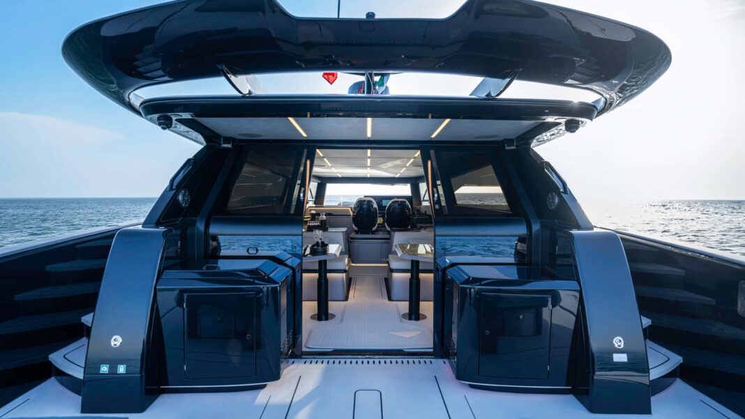 brabus-ultima-55-luxuskatamaran-2026 (8) Brabus Ultima 55