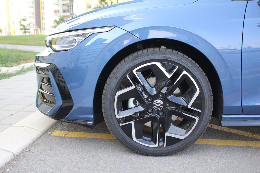 Auto magazin Srbija TEST Volkswagen Golf 1,5 eTSI R-Line DSG