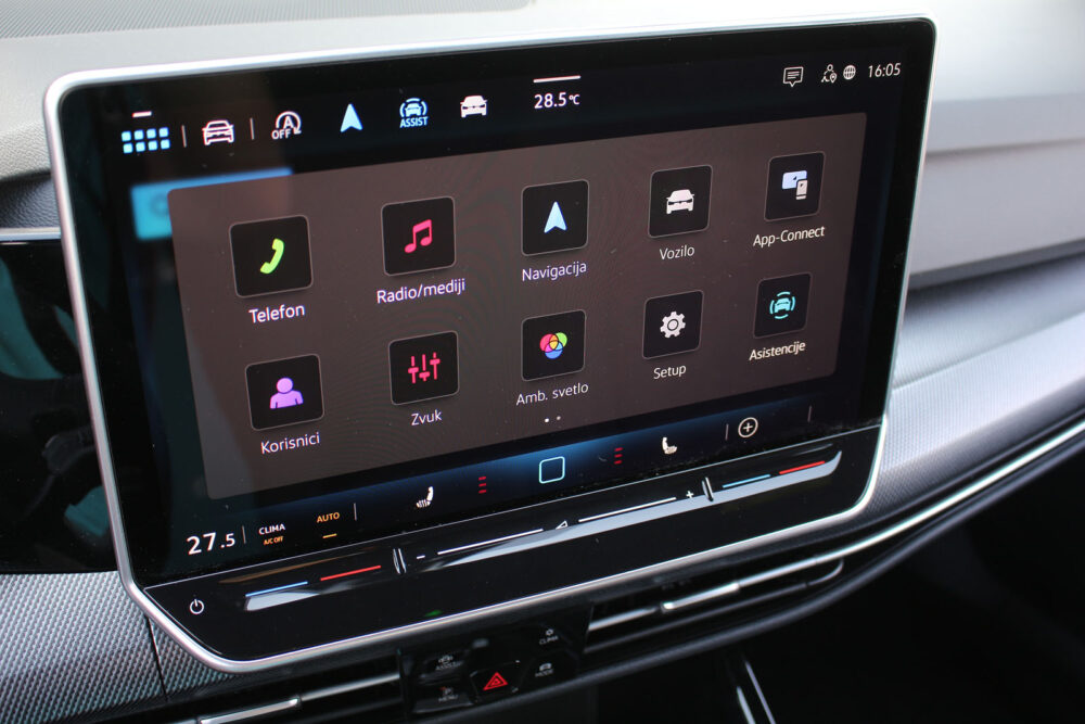 Auto magazin Srbija TEST Volkswagen Golf 1,5 eTSI R-Line DSG