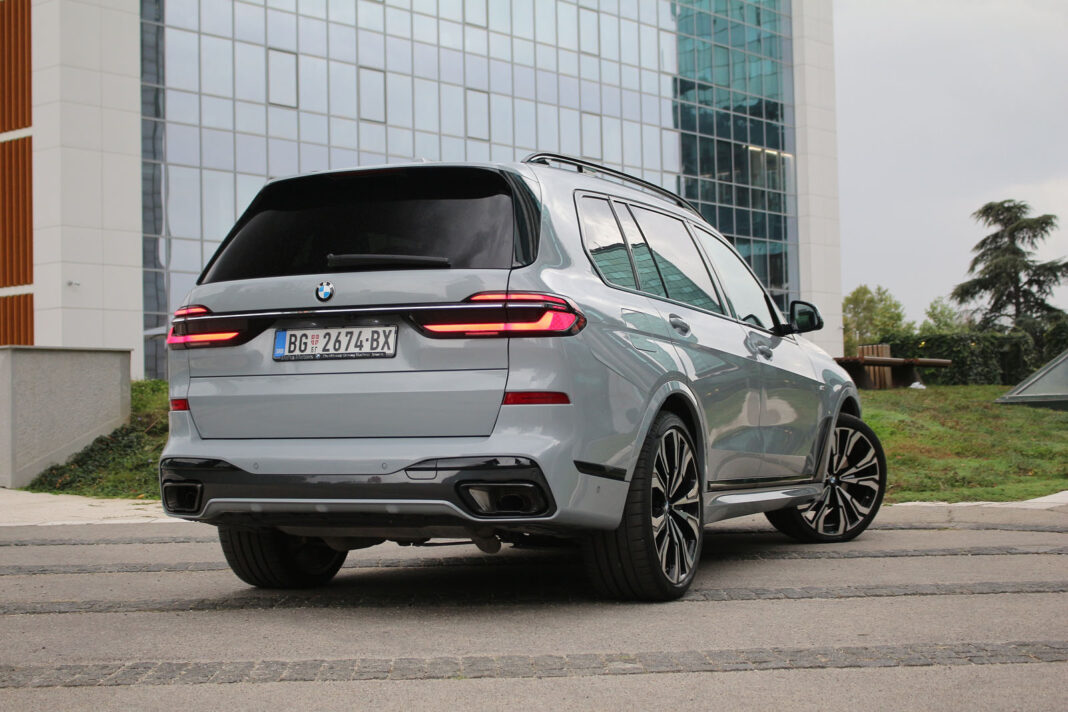 IMG_4362 Auto magazin Srbija Test BMW X7 40d