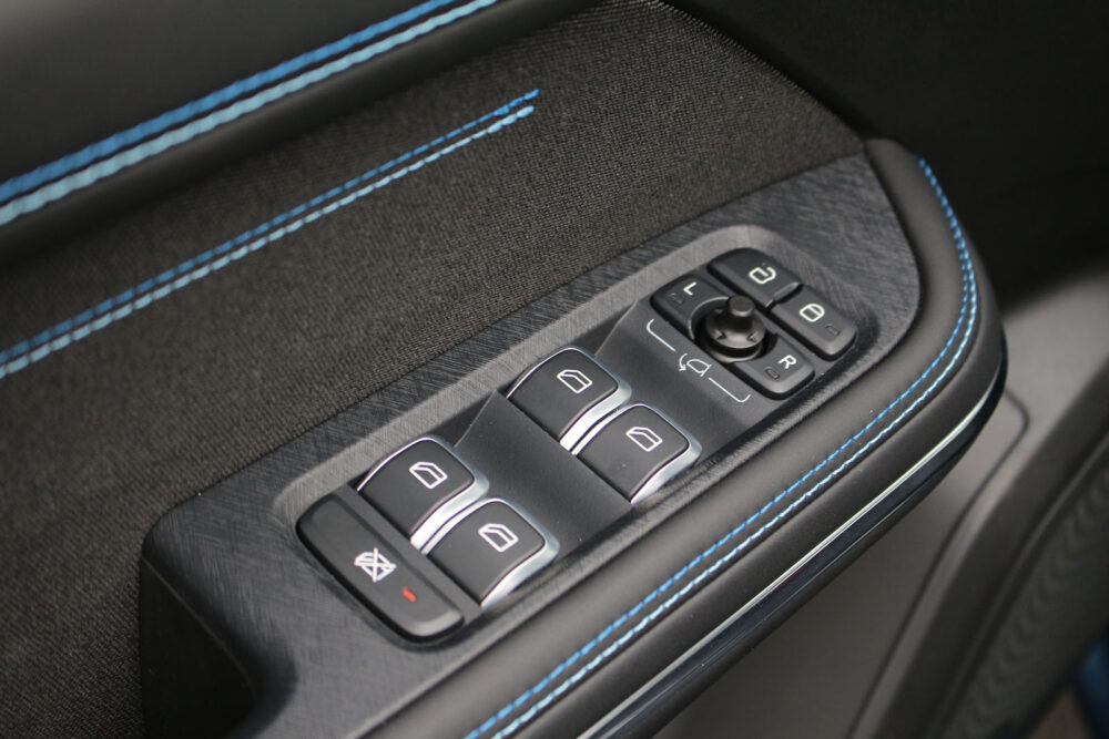 Auto magazin Srbija Test Lynk&Co 01 1,5TD