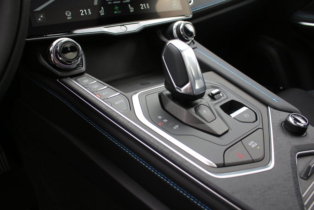 Auto magazin Srbija Test Lynk&Co 01 1,5TD