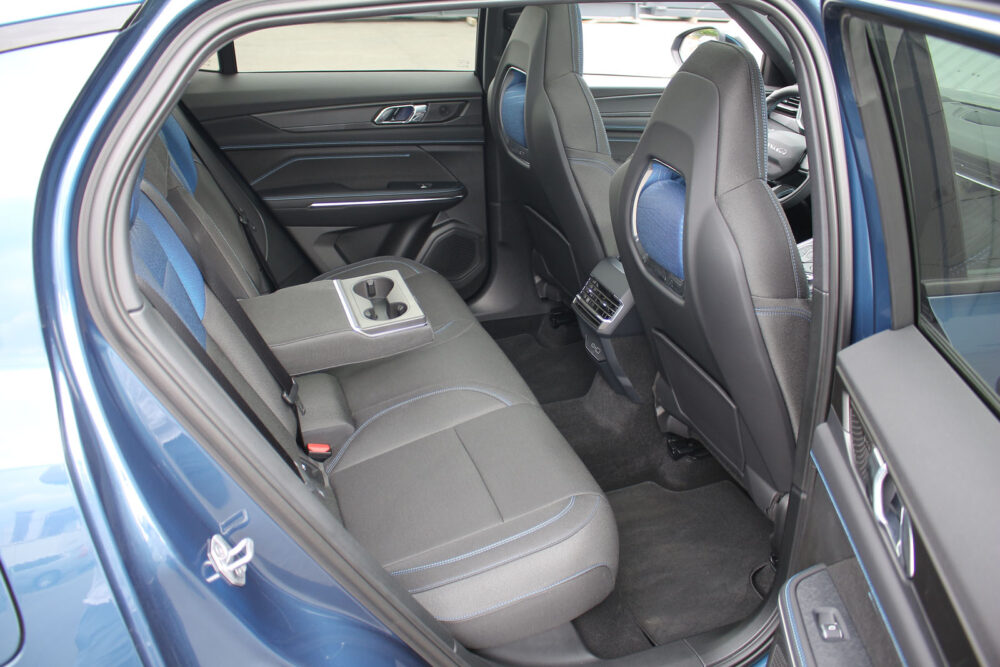 Auto magazin Srbija Test Lynk&Co 01 1,5TD