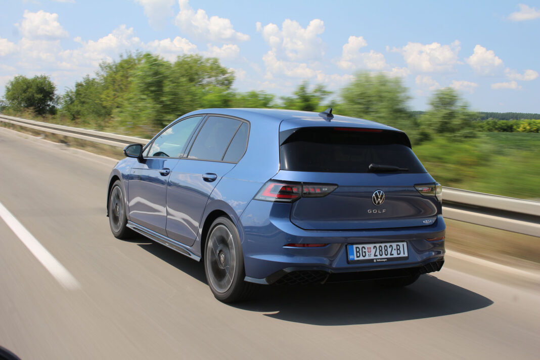 IMG_9858 Auto magazin Srbija TEST Volkswagen Golf 1,5 eTSI R-Line DSG