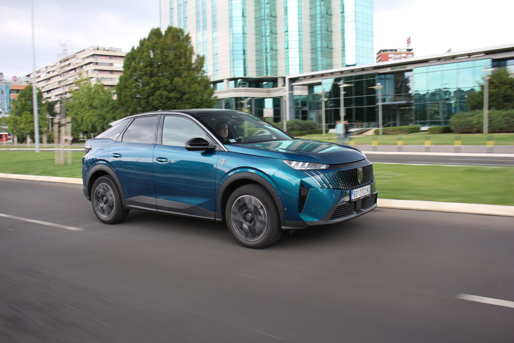 Auto magazin Srbija Test Peugeot 3008 HY GT 136 hybrid