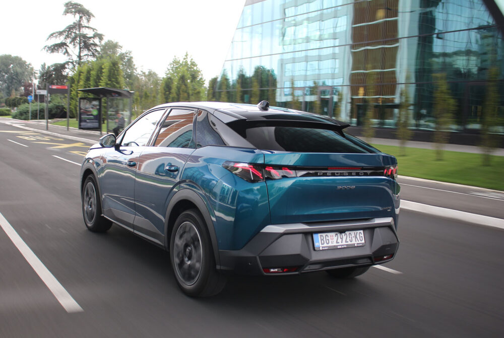Auto magazin Srbija Test Peugeot 3008 HY GT 136 hybrid