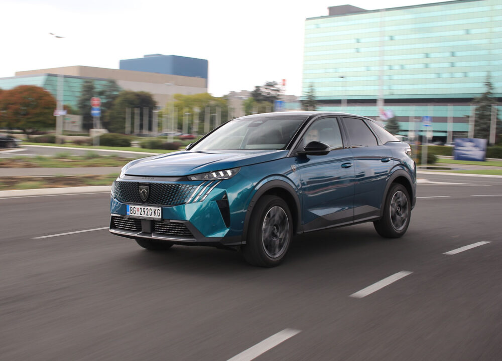 Auto magazin Srbija Test Peugeot 3008 HY GT 136 hybrid