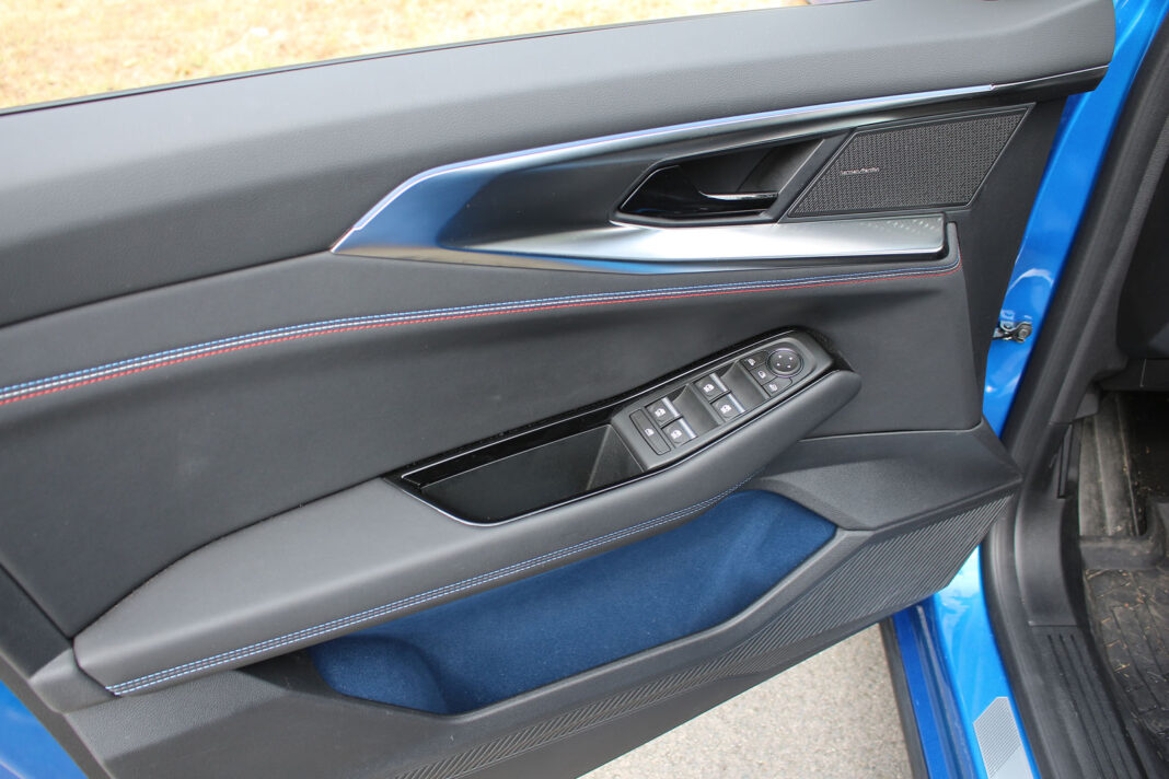 IMG_4448 Auto magazin Srbija TEST Renault Rafale Esprit Alpine E-Tech 200