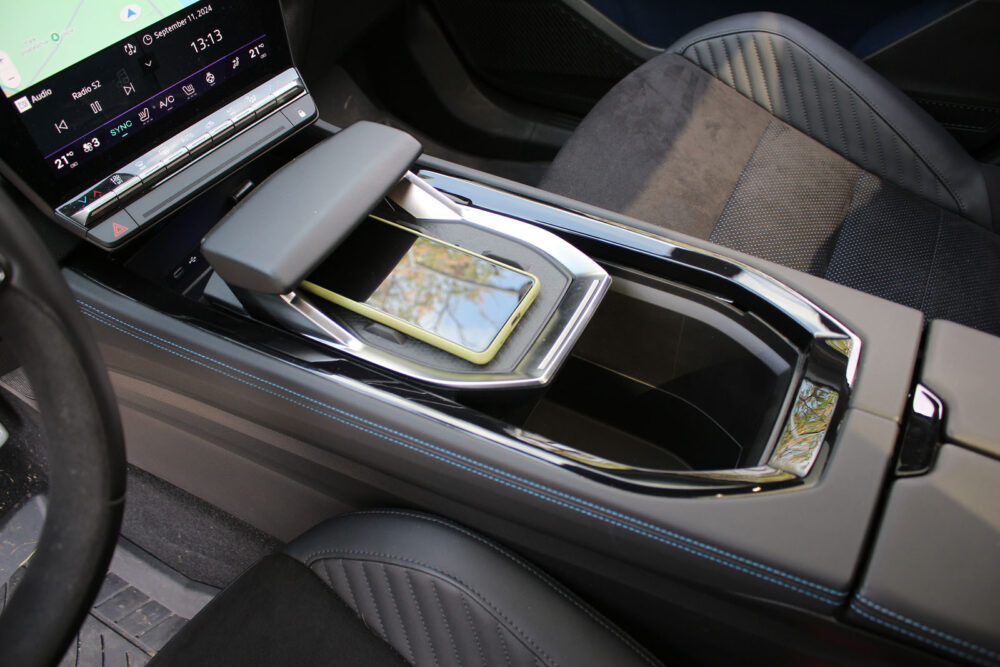 Auto magazin Srbija TEST Renault Rafale Esprit Alpine E-Tech 200