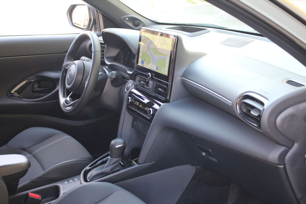 Auto magazin Srbija Test Toyota Yaris Cross 1,5 HEV 130