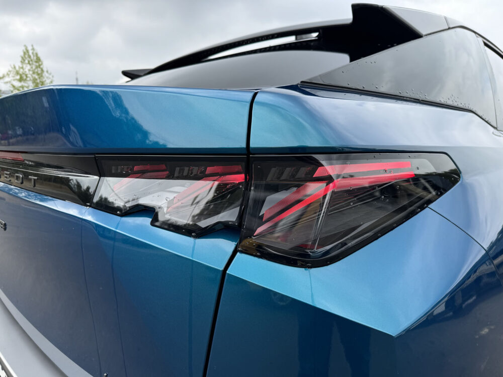 Auto magazin Srbija Test Peugeot 3008 HY GT 136 hybrid