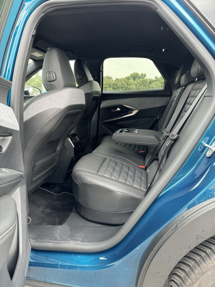 Auto magazin Srbija Test Peugeot 3008 HY GT 136 hybrid