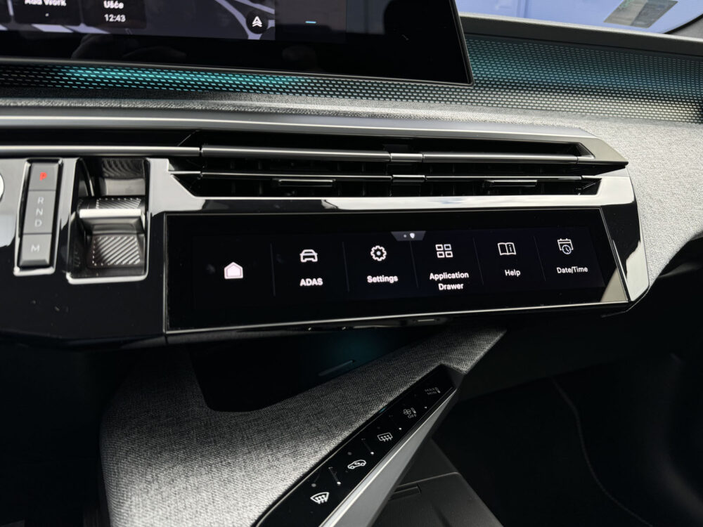 Auto magazin Srbija Test Peugeot 3008 HY GT 136 hybrid