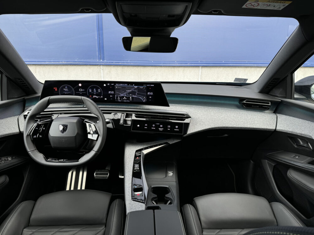 Auto magazin Srbija Test Peugeot 3008 HY GT 136 hybrid