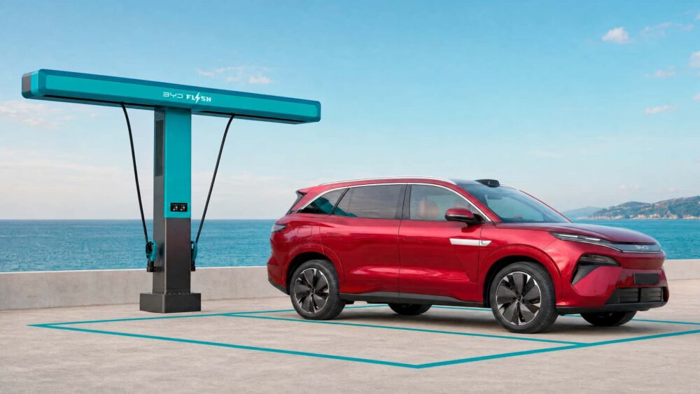 BYD Atto 8